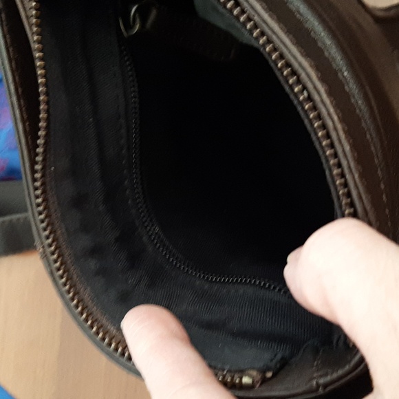 HEDGREN Brown Leather Crossbody Bag - Adjustable Strap - Great Condition - Picture 12 of 15